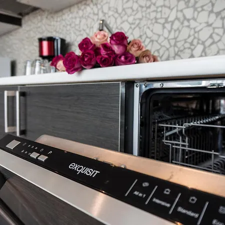 The Queen Luxury - Fiorita Luxemburgo