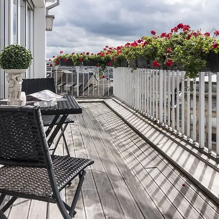 The Queen Luxury - Fiorita Apartamento *