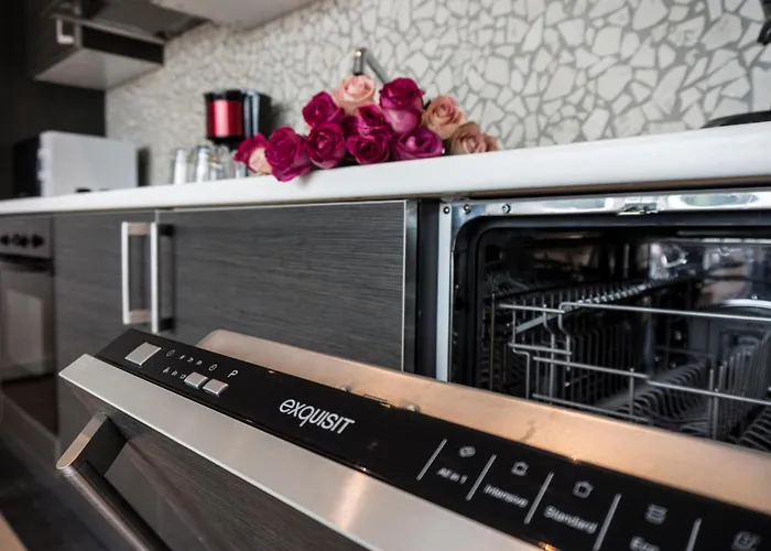 The Queen Luxury - Fiorita Luxemburg