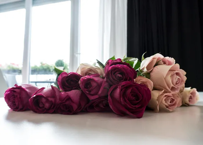 The Queen Luxury - Fiorita Апартаменты