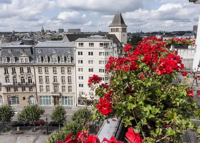 The Queen Luxury - Fiorita Апартаменты *