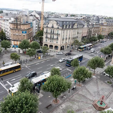 The Queen Luxury - Fiorita アパート *