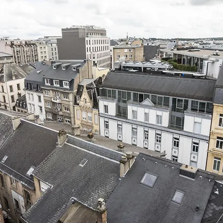 The Queen Luxury - Fiorita アパート